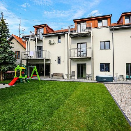 Apart Baltyk Pokoje & Apartamenty Łeba Εξωτερικό φωτογραφία