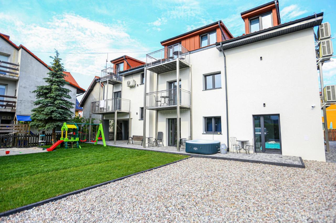 Apart Baltyk Pokoje & Apartamenty Łeba Εξωτερικό φωτογραφία